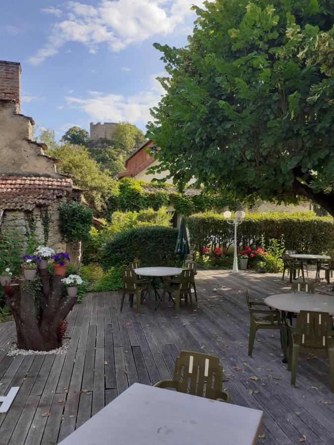 Hotel Le Baron Cremieu Exterior photo