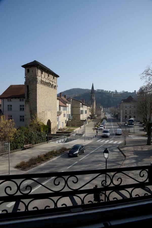 Hotel Le Baron Cremieu Exterior photo